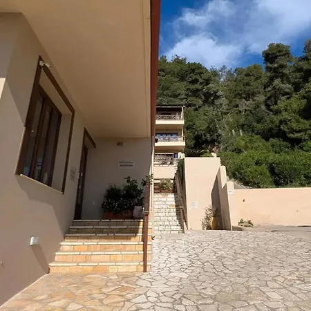 Althea كاتاكولو